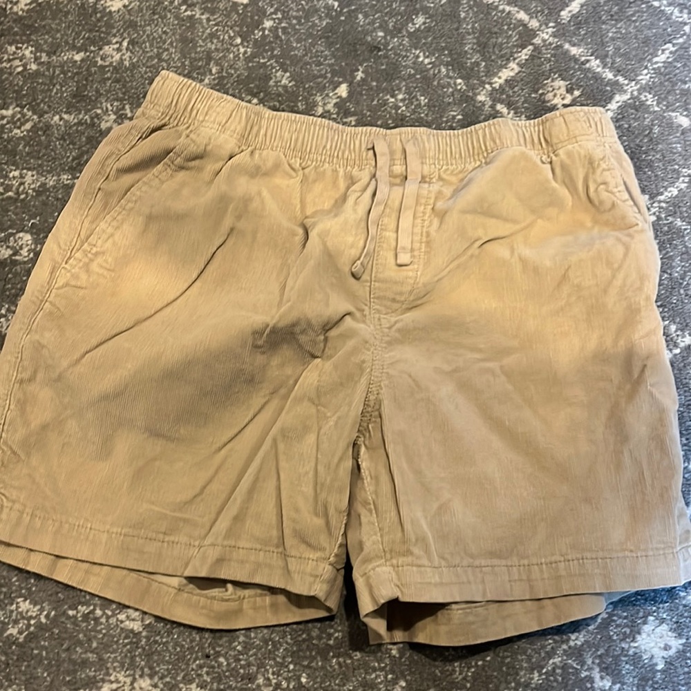 Old Navy Jogger shorts, tan corduroy.